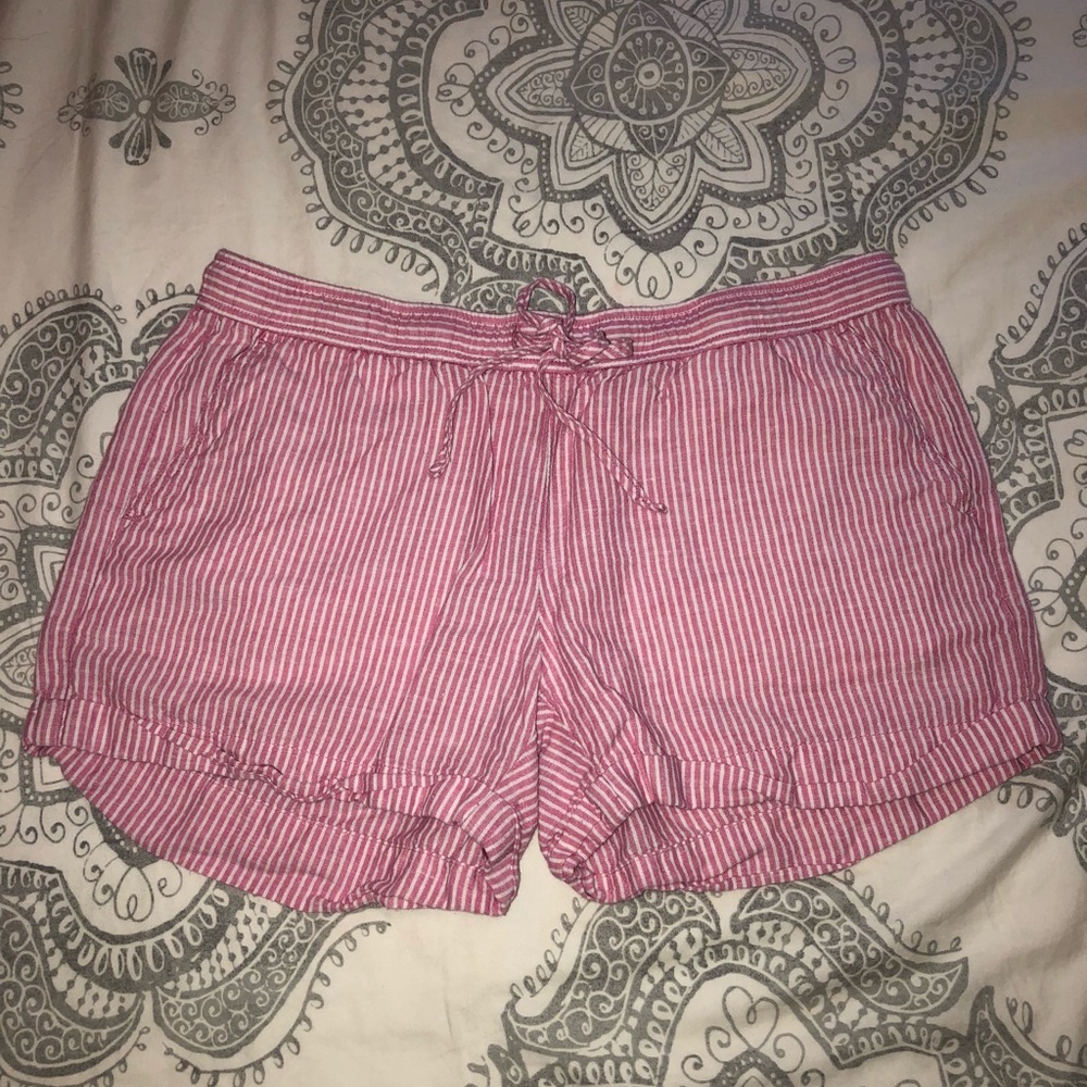 Vineyard vines striped shorts